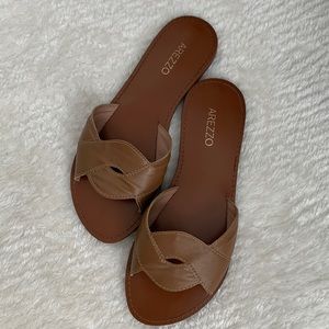Arezzo Leather slides sandal caramel size 7.5